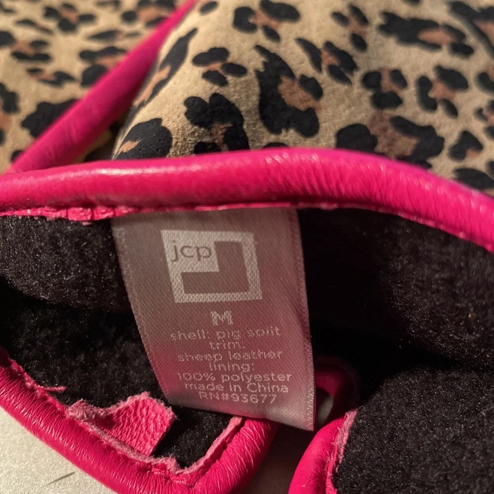 JCP Fuchsia Suede Leopard Gloves with Black Sift Lining